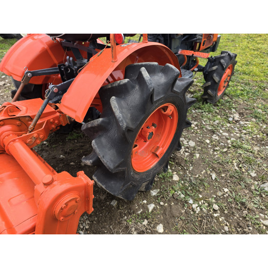 Kubota B5001 с фреза