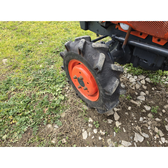 Kubota B5001 с фреза