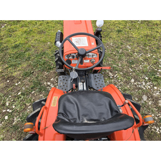 Kubota B5001 с фреза