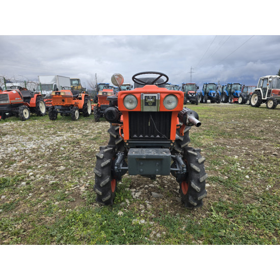 Kubota B5001 с фреза