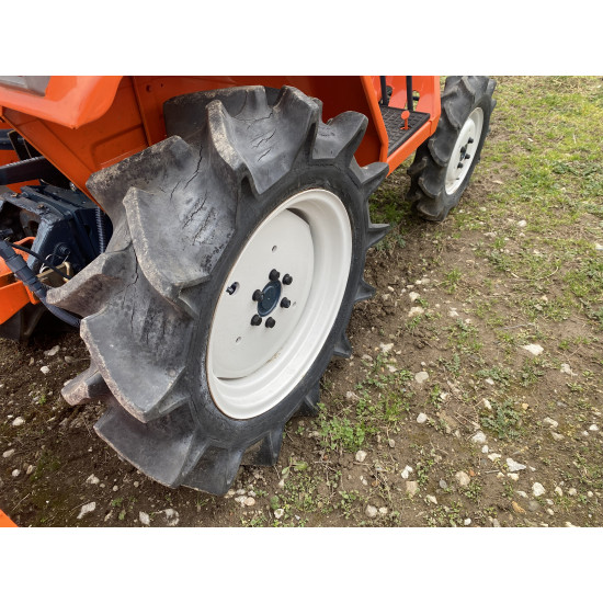 Kubota Bulltra B1-15 с фреза