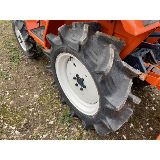 Kubota Bulltra B1-15 с фреза