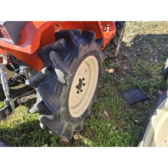 Kubota Bulltra B1-15 с фреза