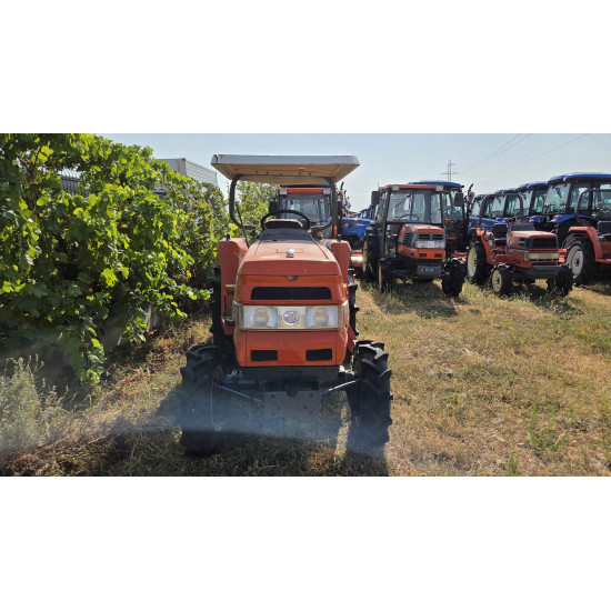 Kubota GL220 с кабина и фреза