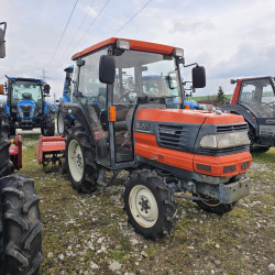 Kubota GL221 с кабина и фреза