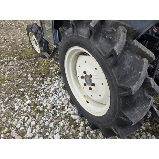 Kubota GL221 с кабина и фреза