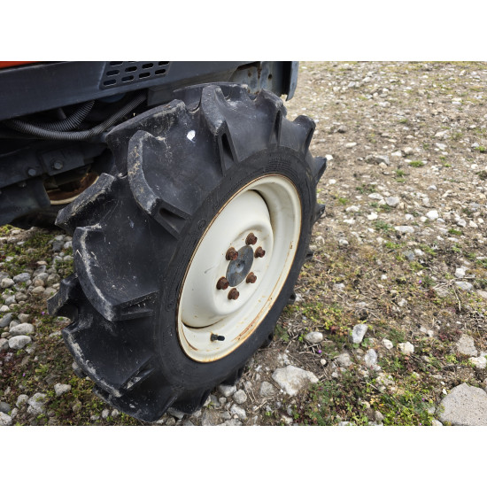 Kubota GL221 с кабина и фреза