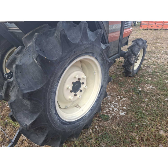 Трактор с кабина без фреза Kubota GL320 