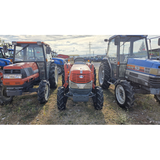 Kubota L270D с кабина и с фреза