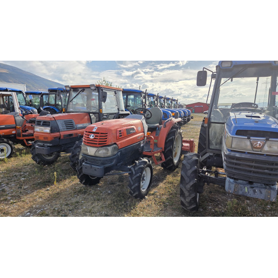 Kubota L270D с кабина и с фреза