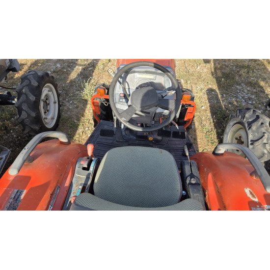 Kubota L270D с кабина и с фреза