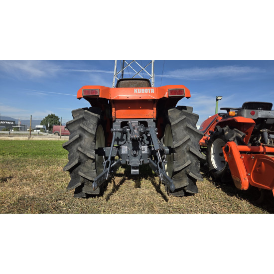 Kubota Saturn X-20 с фреза