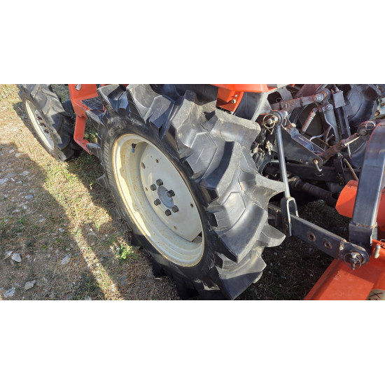 Kubota Saturn X-20 с фреза