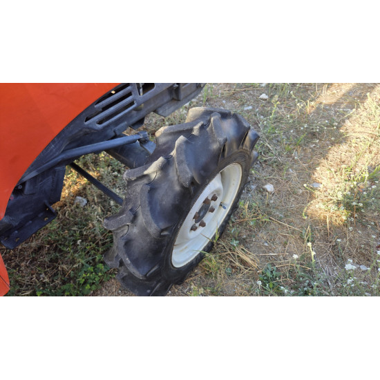 Kubota Saturn X-20 с фреза