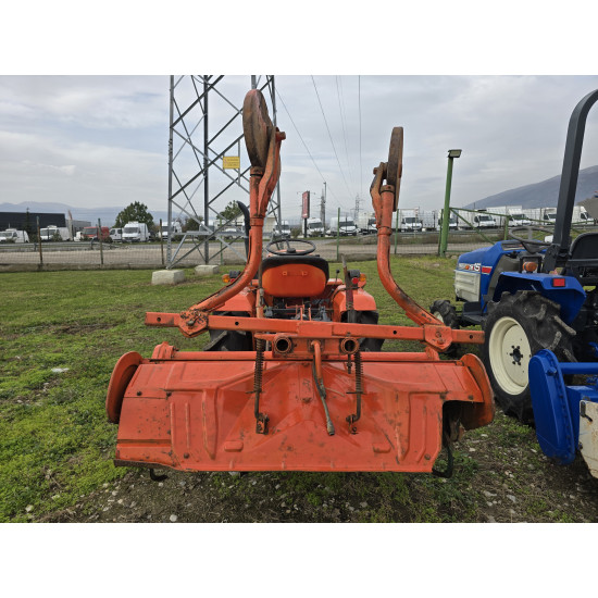 Kubota B1502D с фреза