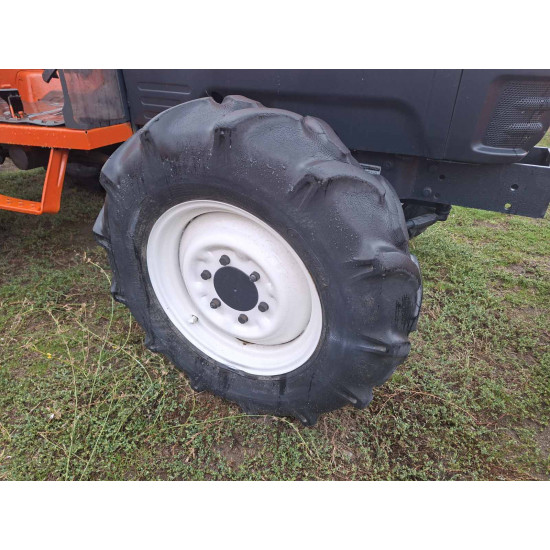Kubota KL30 с фреза Kubota KL30 с фреза