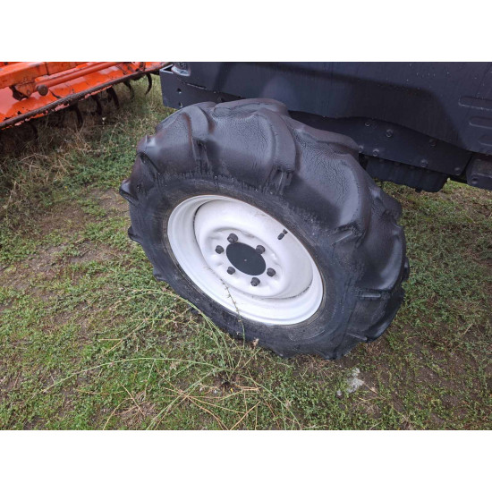 Kubota KL30 с фреза Kubota KL30 с фреза