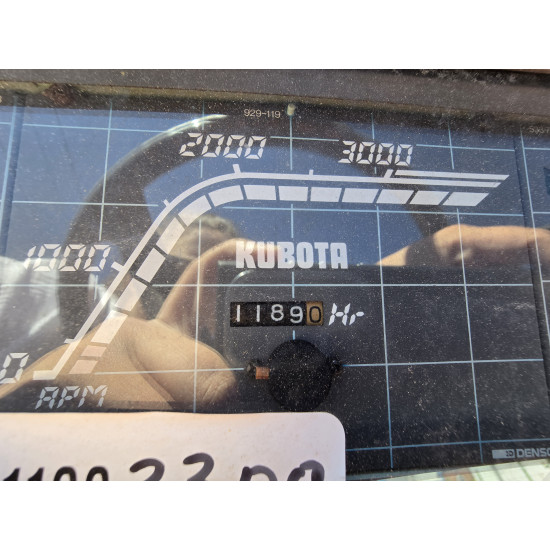 Kubota Bulltra B1-15 с фреза и челен товарач