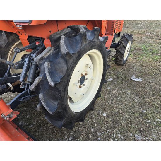 Kubota Sunshine L1-255 с фреза